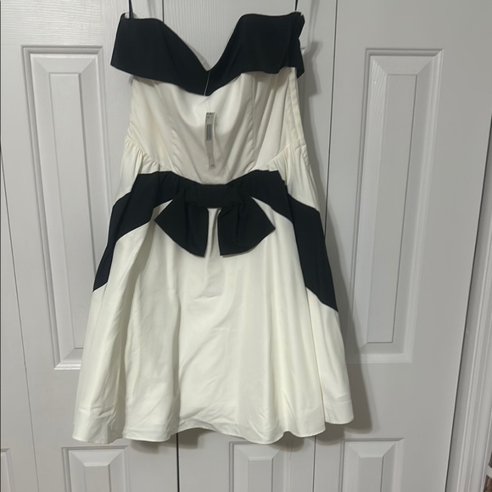 Betsey Johnson Evening Strapless Black and White Dress Size 6 NWT